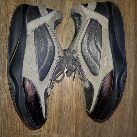 MBT Athletic Women's Shoe - Picture 4 of 9